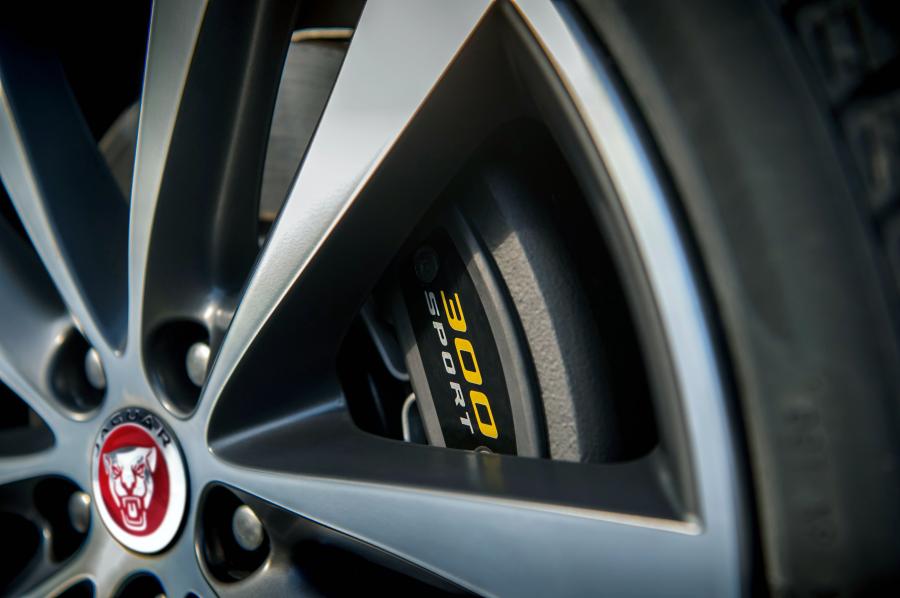 Колеса Jaguar XE 300 Sport 2018 года  (WW) (фото 14 из 24)